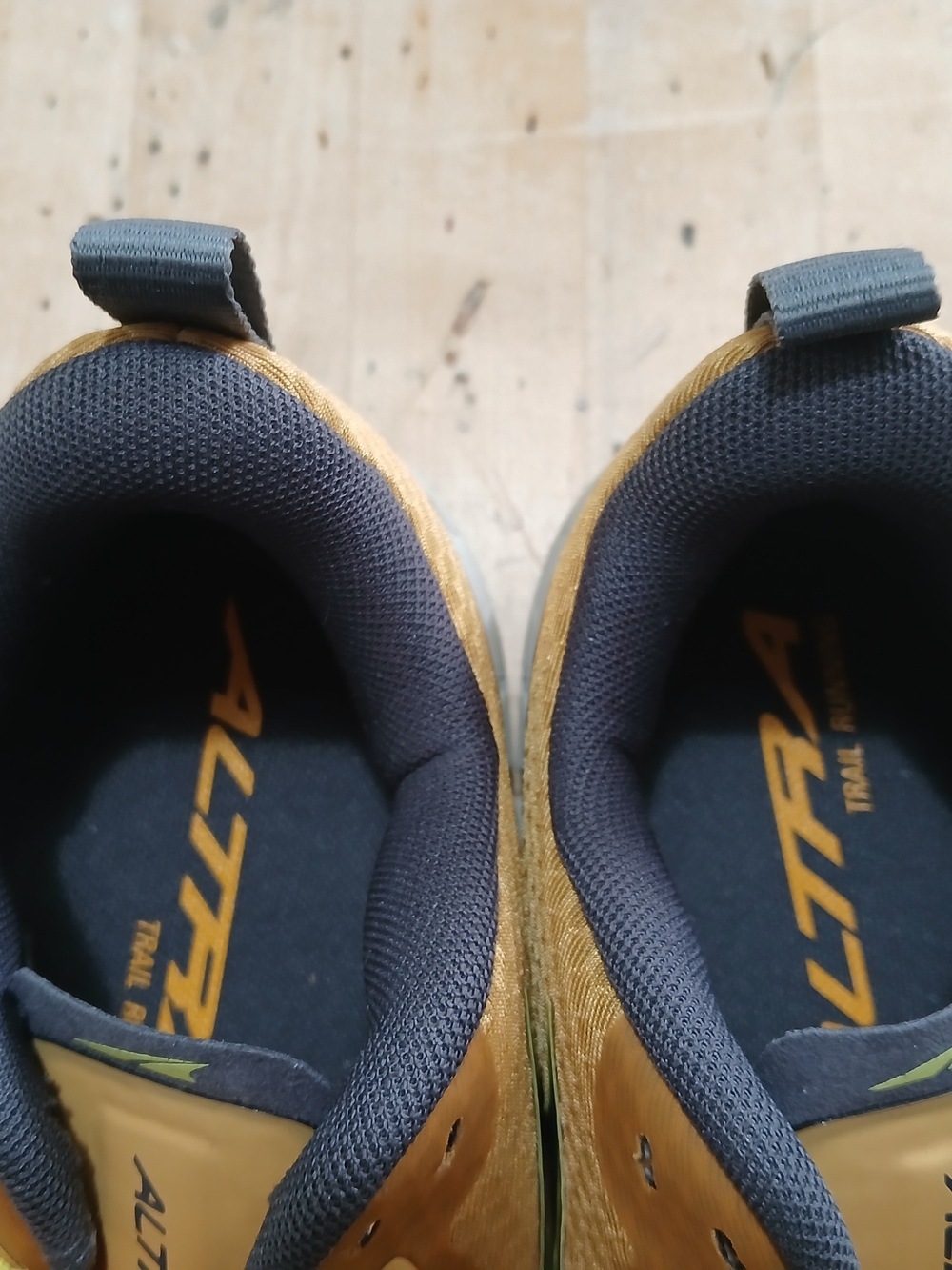 Altra Trail Running Shoes Sneakers Yellow Womens Size 9 - Picture 6 of 7